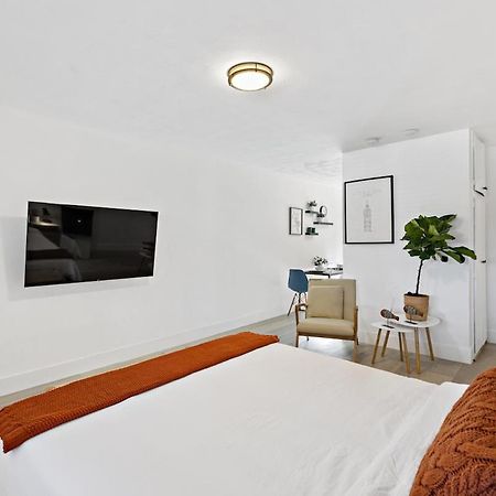 Lovely Rental Unit With Free Parking On Premises ฟอร์ต ลอเดอร์เดล ภายนอก รูปภาพ